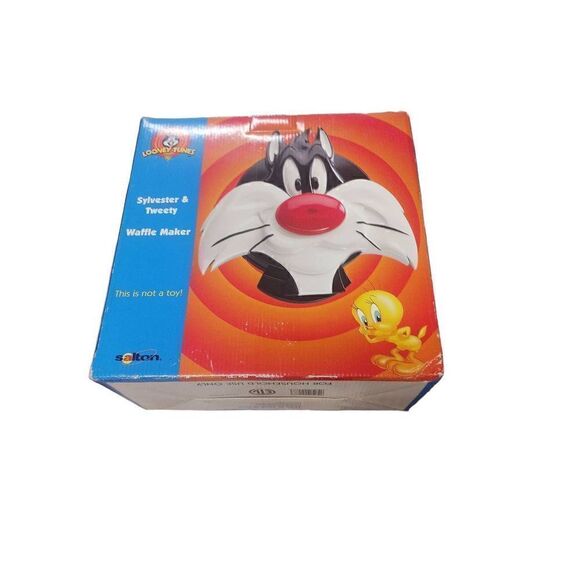 Looney tunes tweety and Sylvester waffle maker - Picture 2 of 7